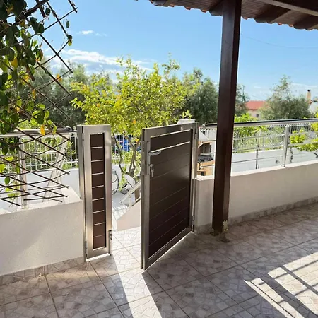 House * Loutráki